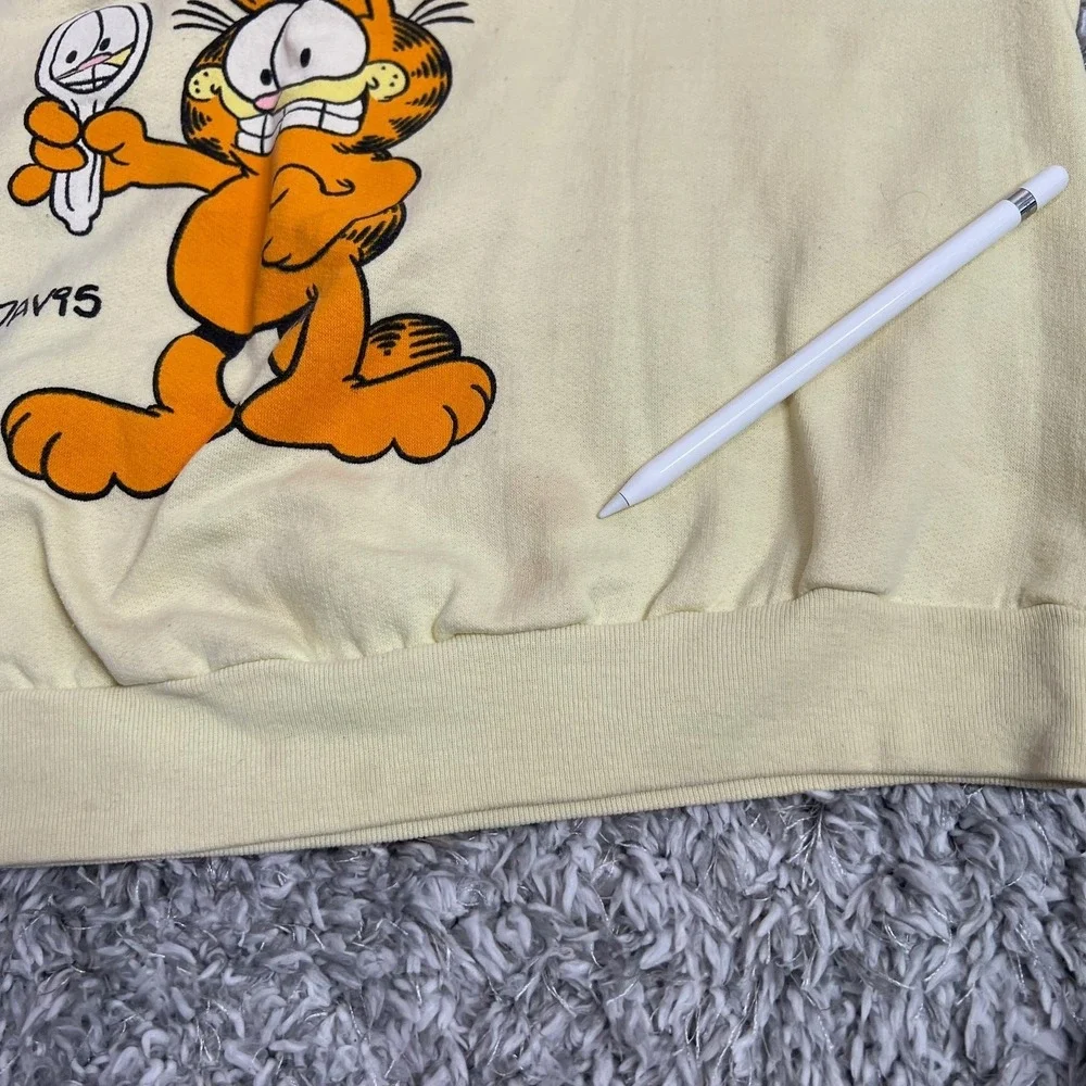 Vintage Garfield Sweatshirt M Yellow Hard To‎ Be Humble Comic Crewneck 70s